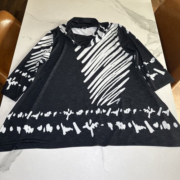 Damee Top Women Medium Black White Abstract Graphic Cowl Neck Flowy Artsy Blouse - Picture 1 of 13